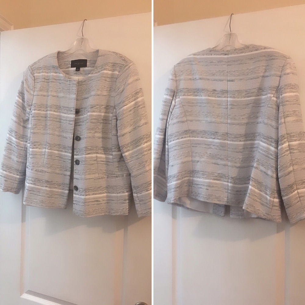 Gorgeous White, Silver, Blue Professional Blazer!
